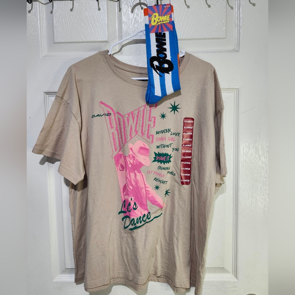 David Bowie NWT Tan Tee Size XL Let's Dance And Socks